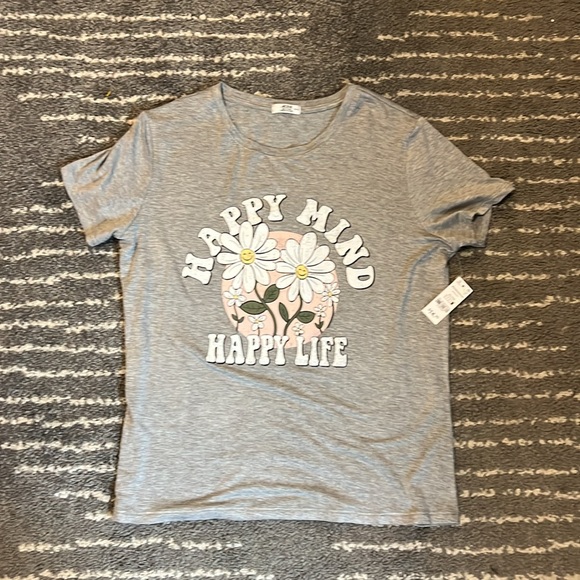 Super soft BRAND NEW Tshirt. - Picture 5 of 6